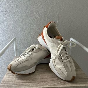 New Balance 327 - women’s size 6